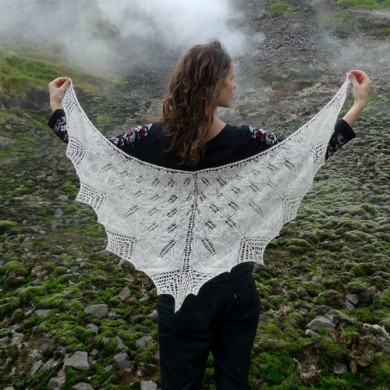 Brennu Njàl shawl