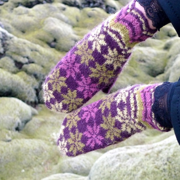 Rosir, traditional Icelandic mittens knitted with Gryla Icelandic yarn (8)