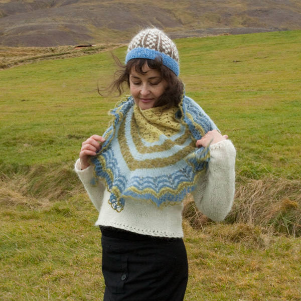 Icelandic Spring shawl Gryla blue