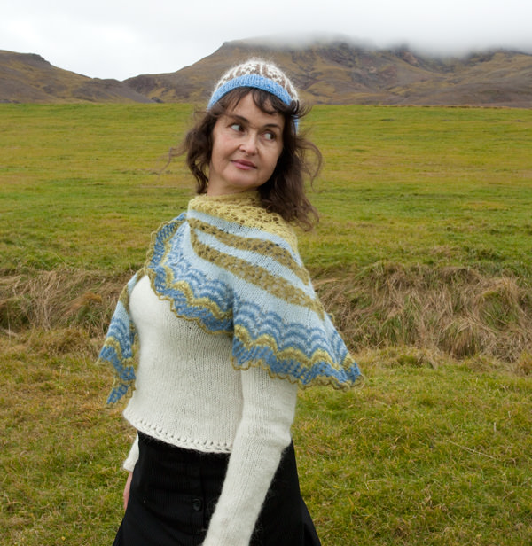 Icelandic Spring shawl Gryla blue