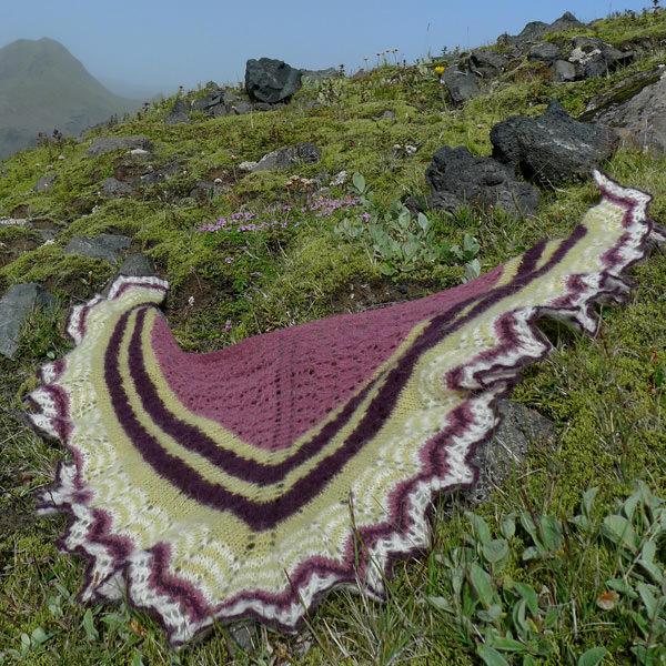 Icelandic Spring shawl Gryla purple