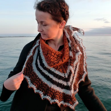 Icelandic Spring Shawl: Love Story yarn in Rust Viking, Askja Blue and Raven Black