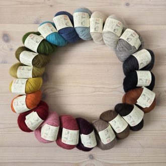 Love Story Einband, 100% Icelandic lambswool, fine lace weight, 1 ply