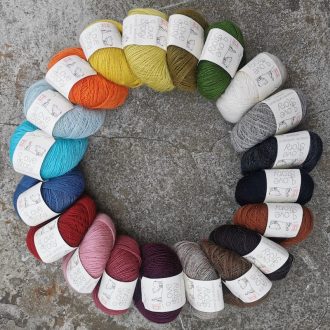 Love Story Einband, 100% Icelandic lambswool, fine lace weight, 1 ply