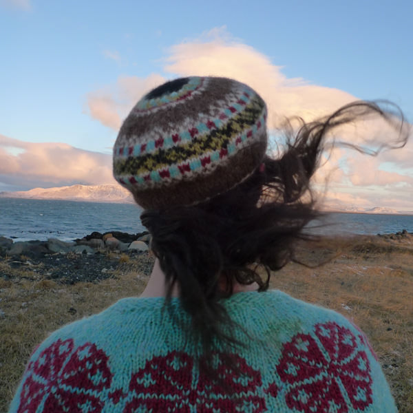 Icelandic Leaves: mittens and tam – Icelandic Knitter – Hélène Magnússon