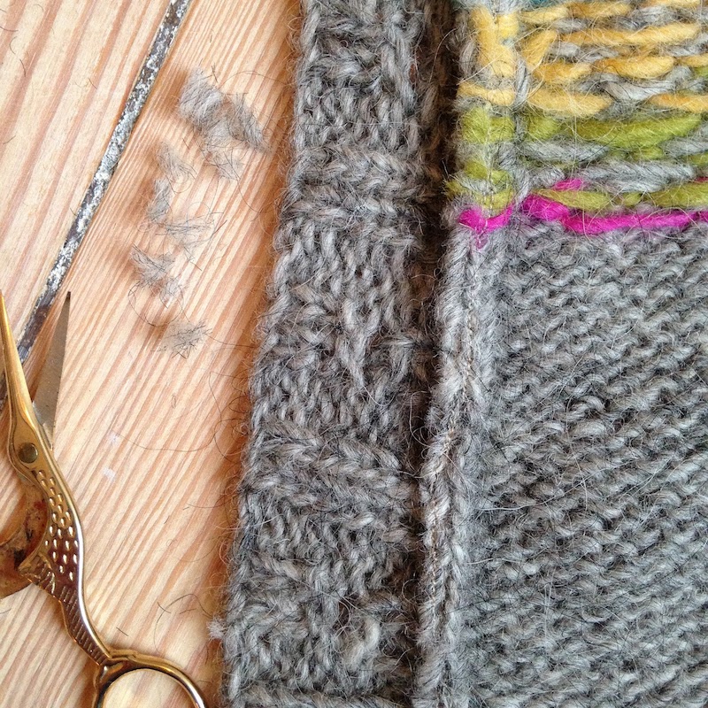 Steeking part 4: sewing a ribbon – Icelandic Knitter – Hélène Magnússon