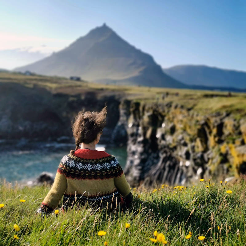 Maja cardigan – Icelandic Knitter – Hélène Magnússon