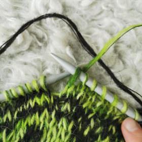Tutorial: Ladder back Jacquard – Icelandic Knitter – Hélène Magnússon